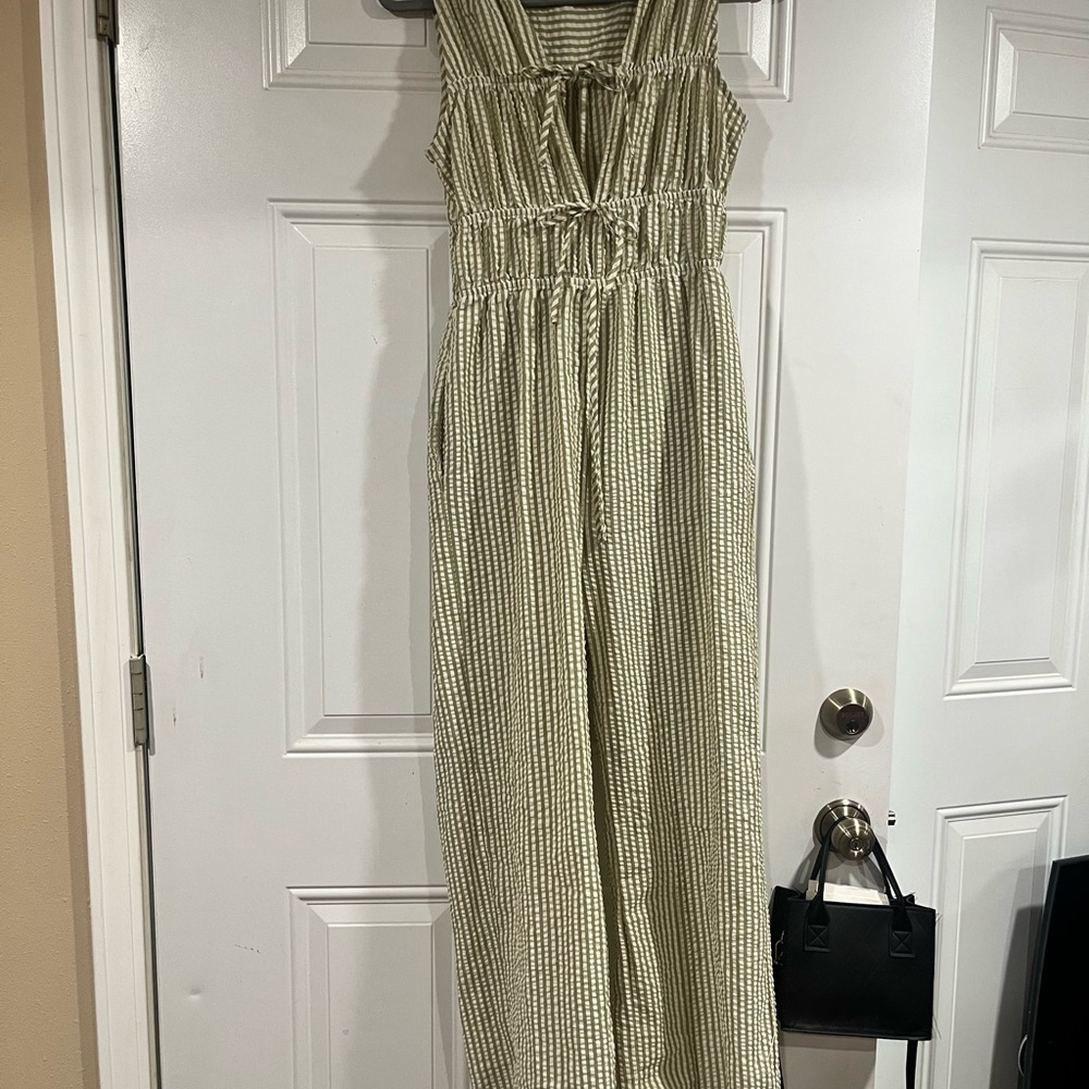 Casual Green Jumpsuit with Relaxed Fit